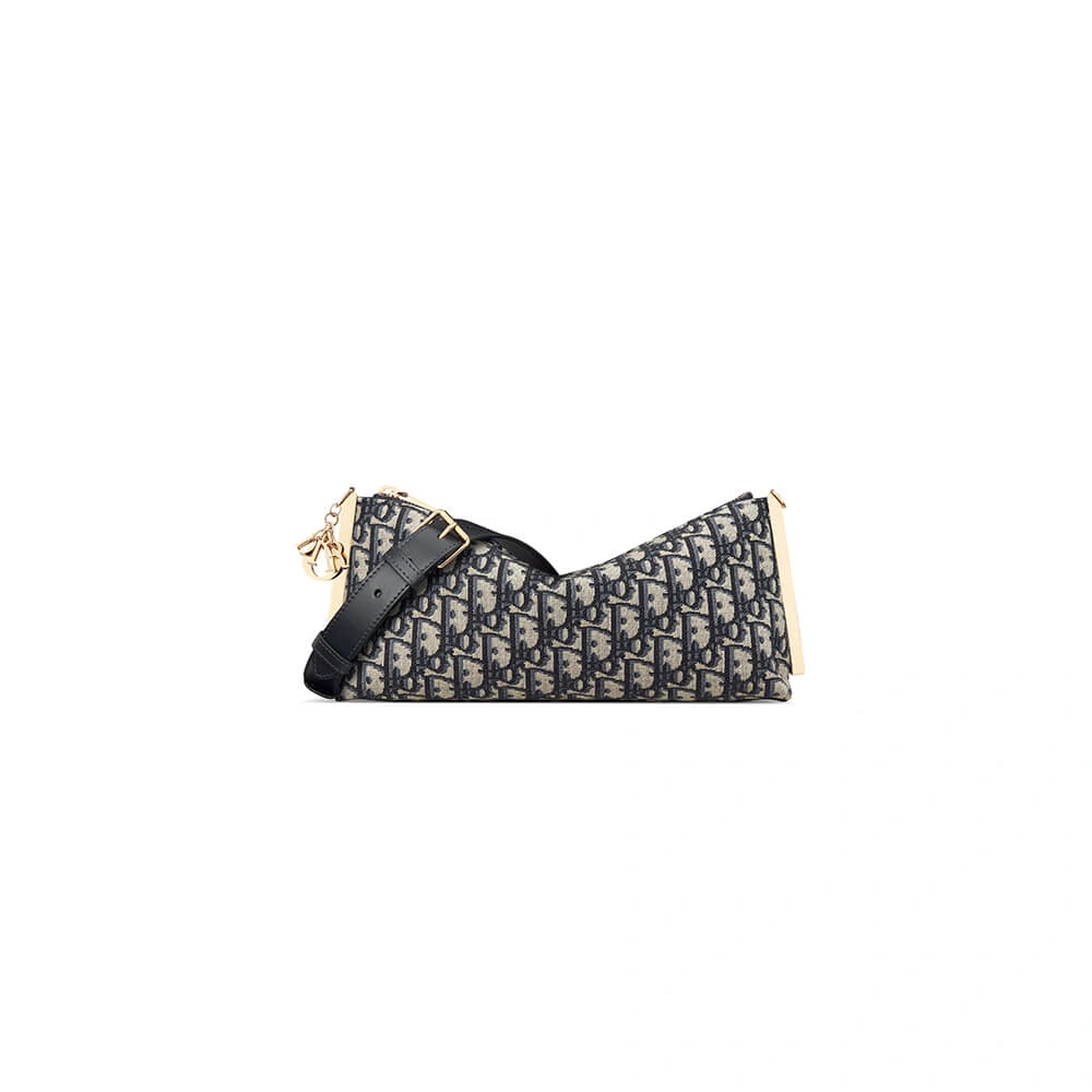 Effortless DIOR CLUB BAG 2280