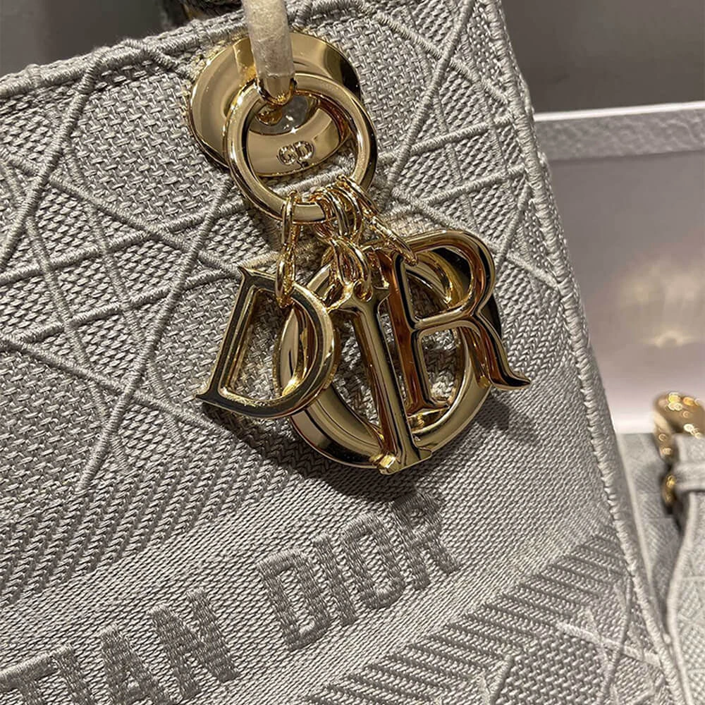 DIOR MEDIUM LADY D-LITE BAG Stylish 2400
