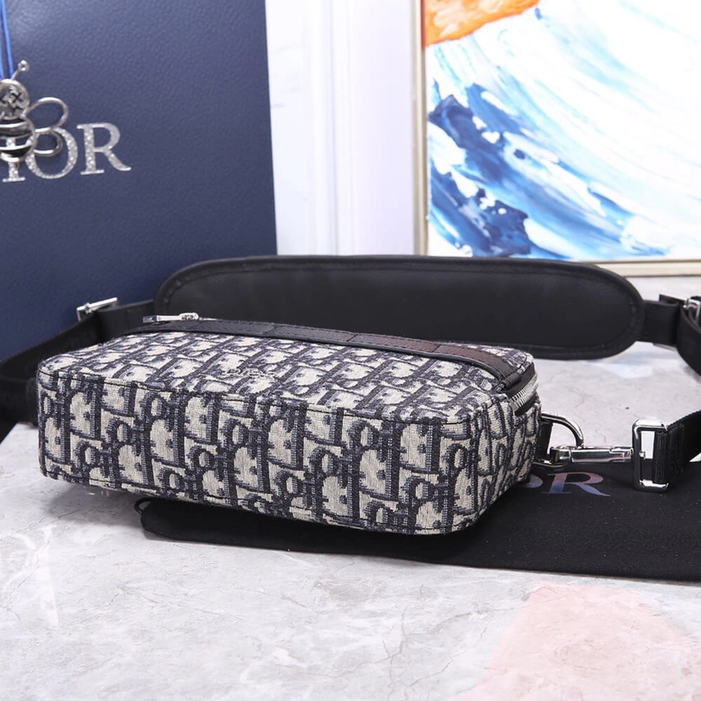 FlexibleFit DIOR SAFARI MESSENGER BAG 2398