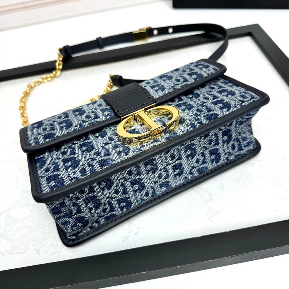Lightweight Dior 30 Montaigne East-West Bag with Chain 2247