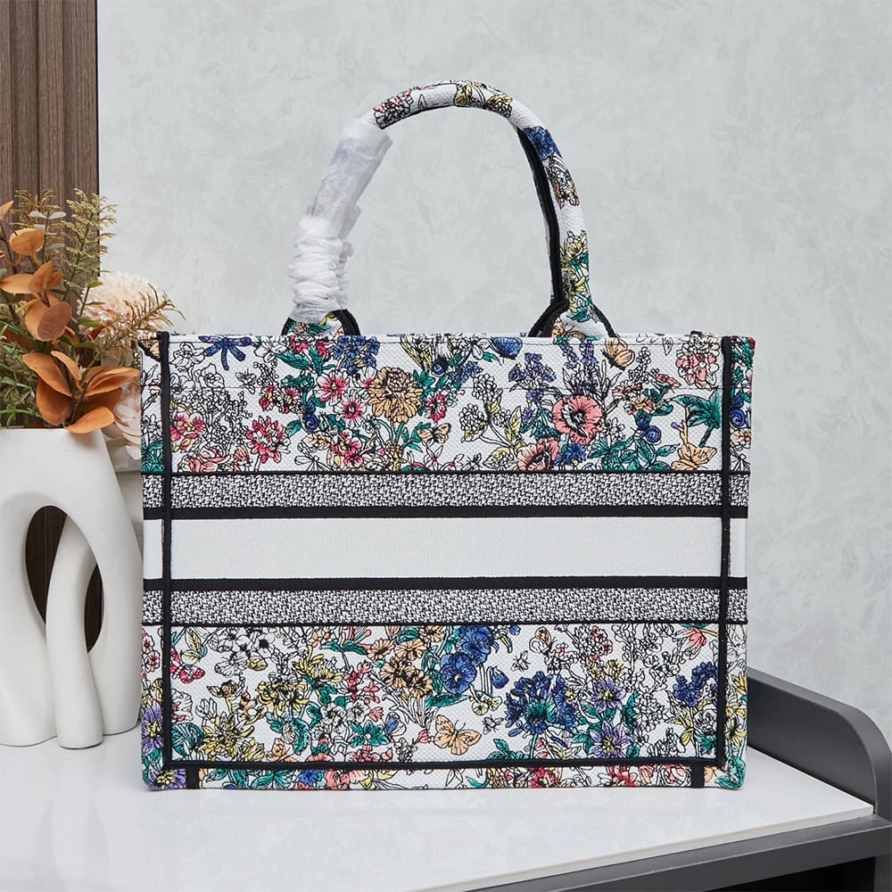 Dior Lucky Medium Dior Book Tote Thermal 2140