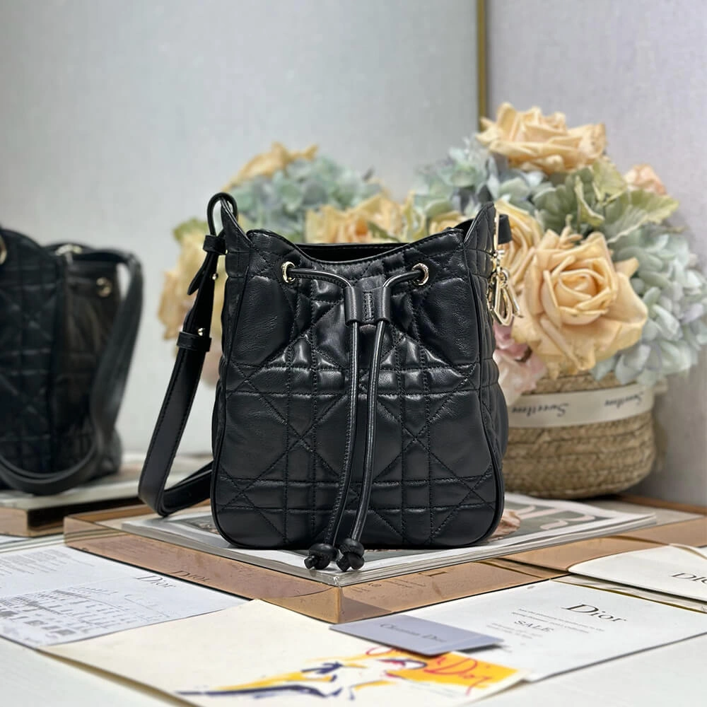 Trendsetting Dior Small D-Motion Bag(HIGH-END GRADE) 2082