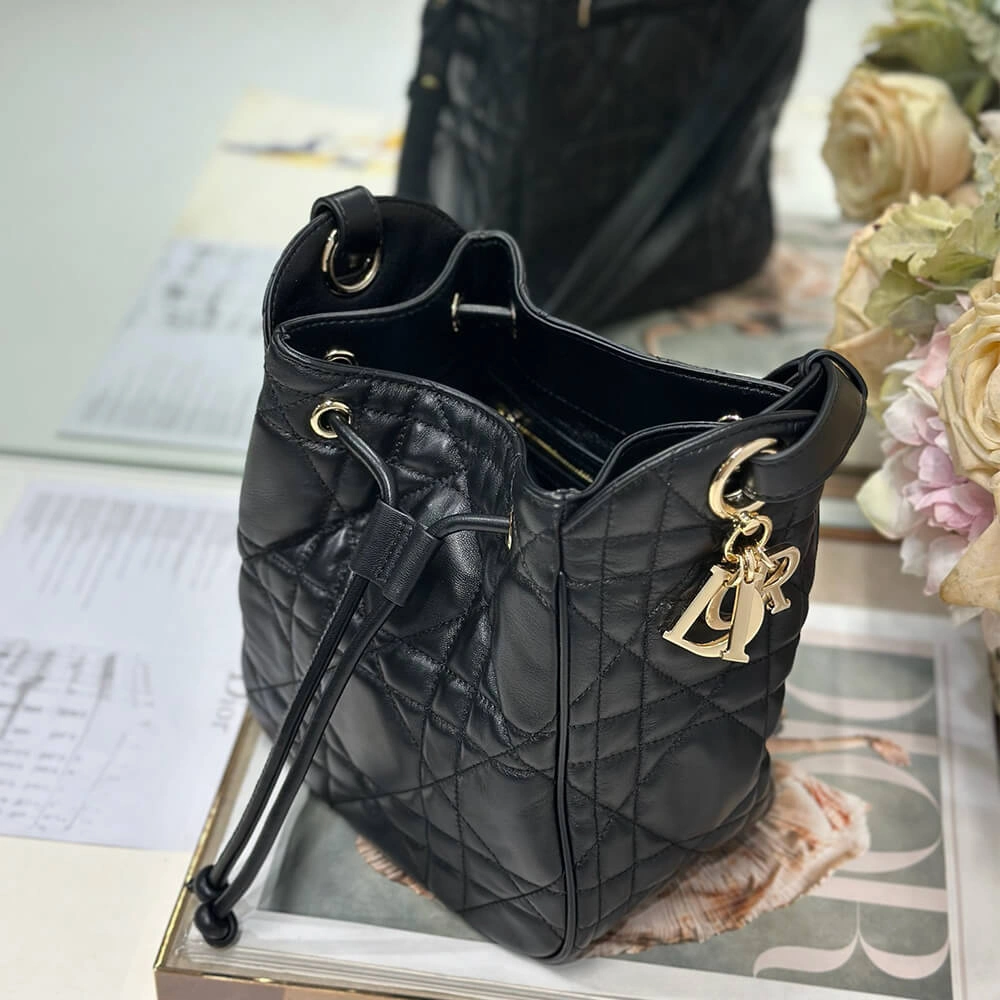 Trendsetting Dior Small D-Motion Bag(HIGH-END GRADE) 2082