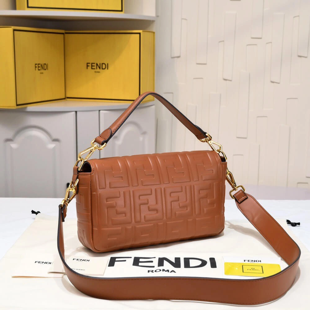 FENDI Baguette Packable 3119