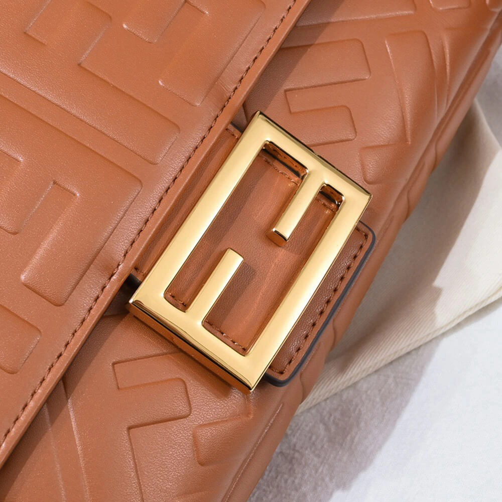 FENDI Baguette Packable 3119