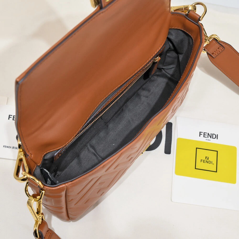 FENDI Baguette Packable 3119