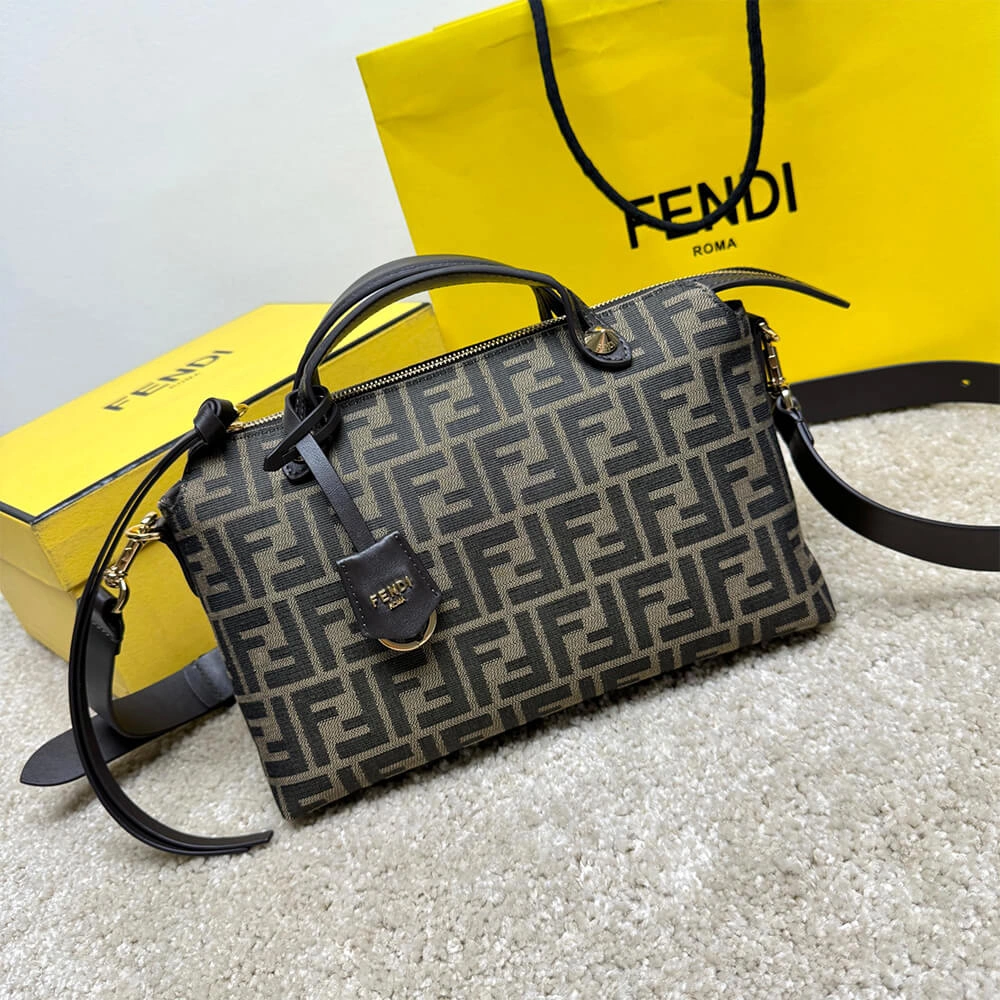 TravelReady FENDI By The Way Medium 3070