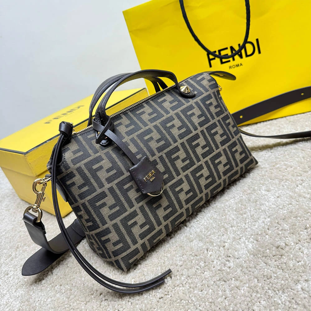 TravelReady FENDI By The Way Medium 3070