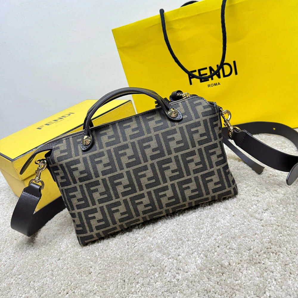 TravelReady FENDI By The Way Medium 3070