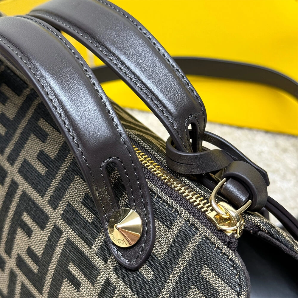 TravelReady FENDI By The Way Medium 3070