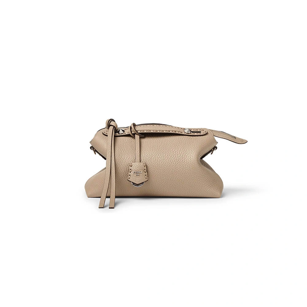 Trendy FENDI By The Way Selleria Medium 3090