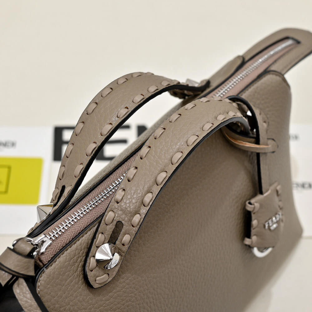 Trendy FENDI By The Way Selleria Medium 3090