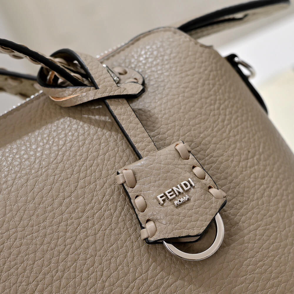 Trendy FENDI By The Way Selleria Medium 3090
