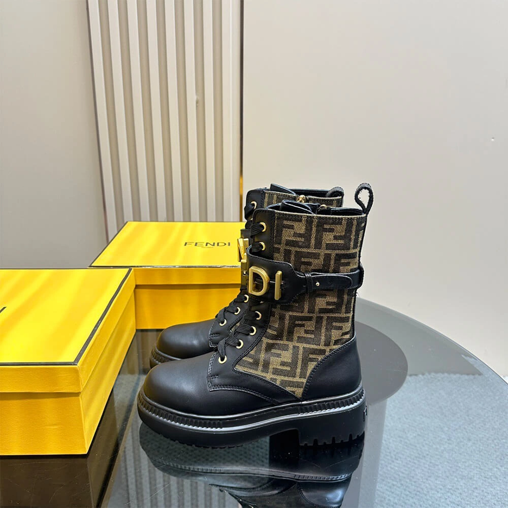 Packable FENDI Fendigraphy logo-plaque leather boots 3410