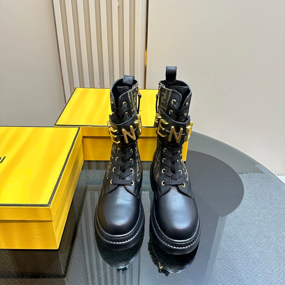 Packable FENDI Fendigraphy logo-plaque leather boots 3410