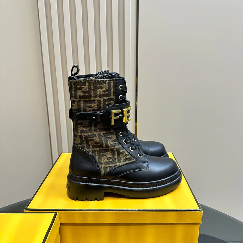 Packable FENDI Fendigraphy logo-plaque leather boots 3410