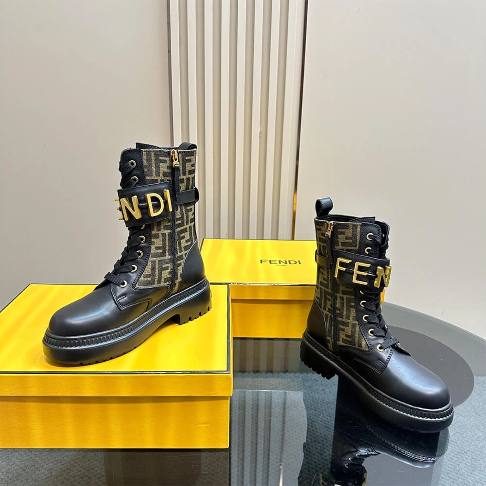 Packable FENDI Fendigraphy logo-plaque leather boots 3410