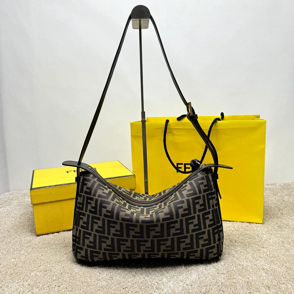 TravelReady FENDI Simply Fendi Medium 3084