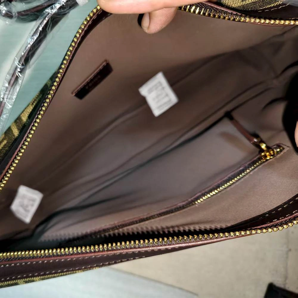 TravelReady FENDI Simply Fendi Medium 3084
