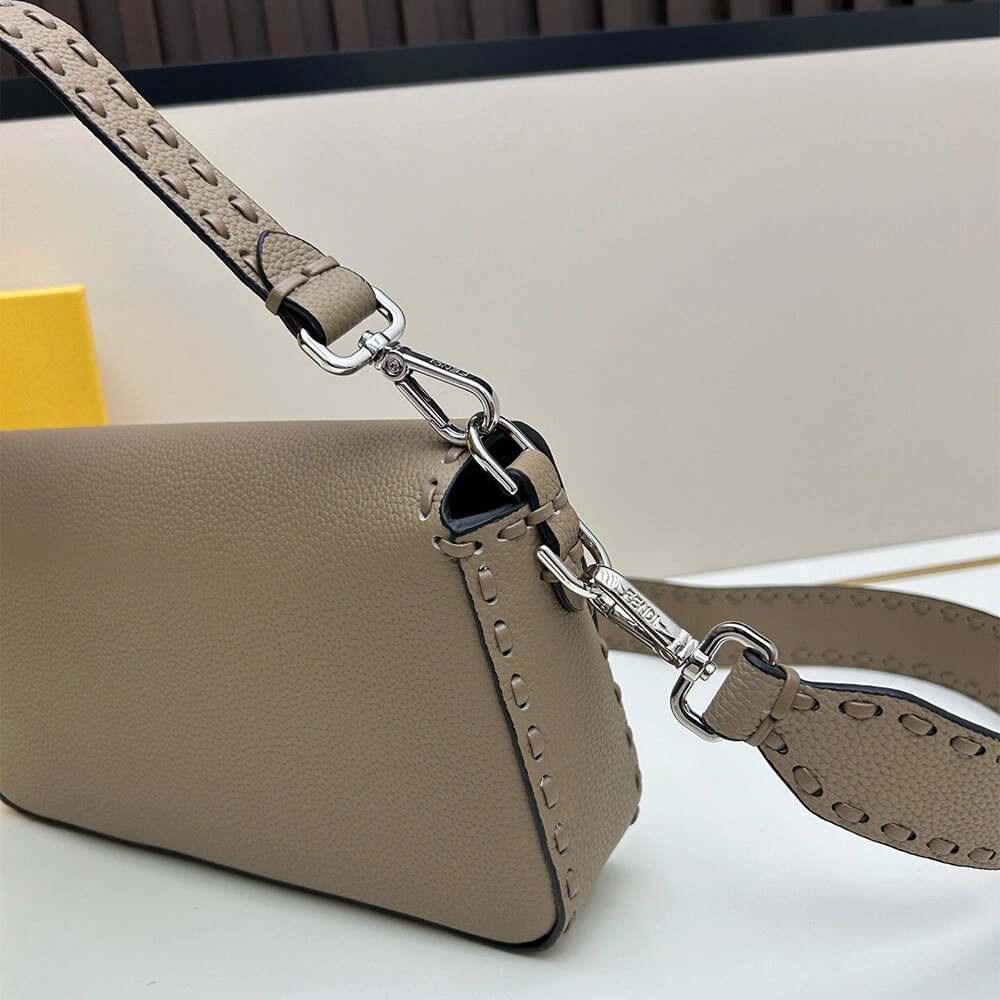 Fendi  Baguette Bright 3109