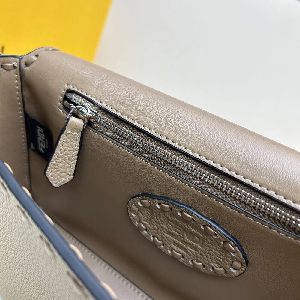Fendi  Baguette Bright 3109