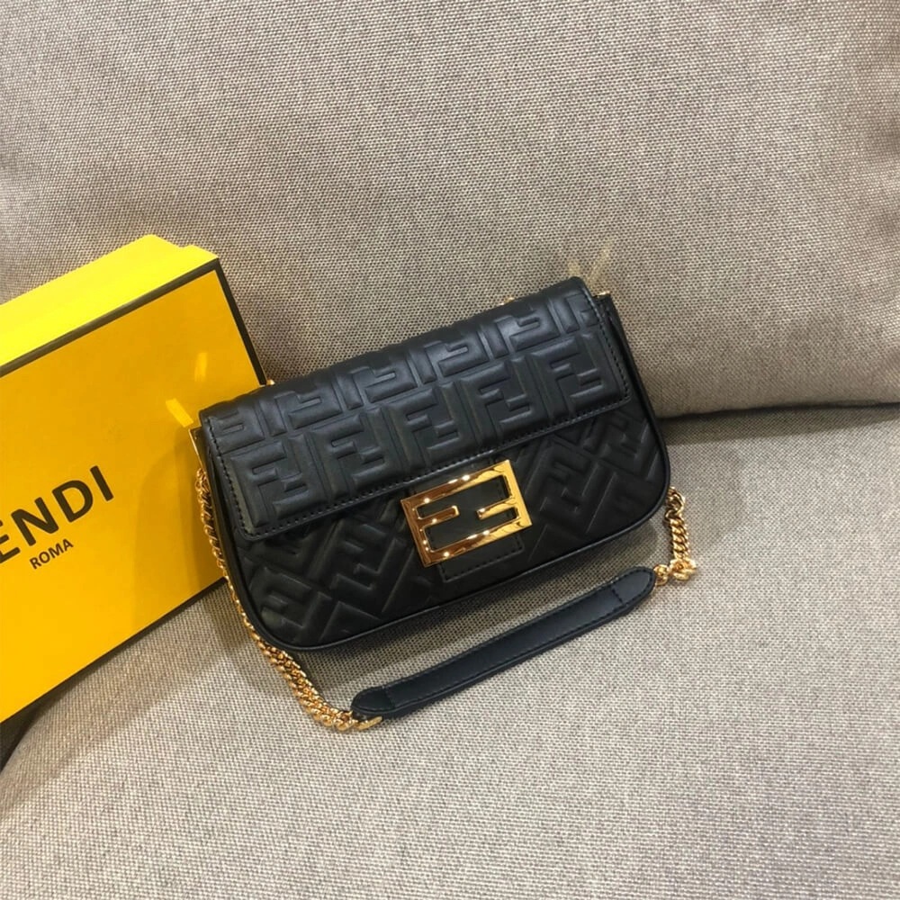 Fendi Baguette Chain Midi TimelessDesign 3159