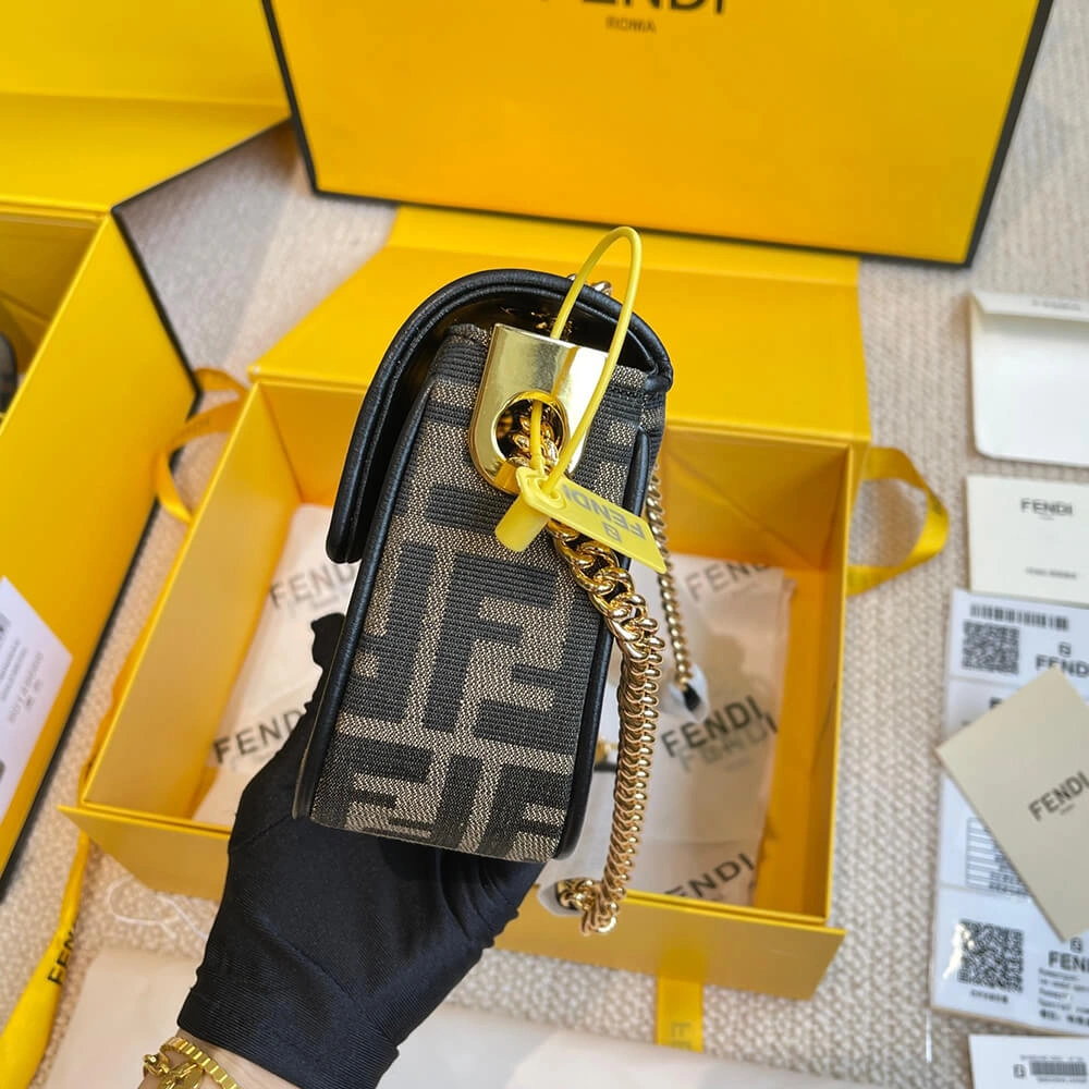 Fendi Baguette Chain Midi Stylish 3129