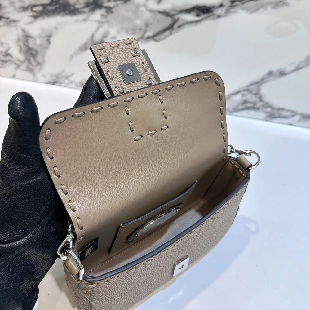 Fendi Baguette Mini(HIGH-END GRADE) Reliable 3127
