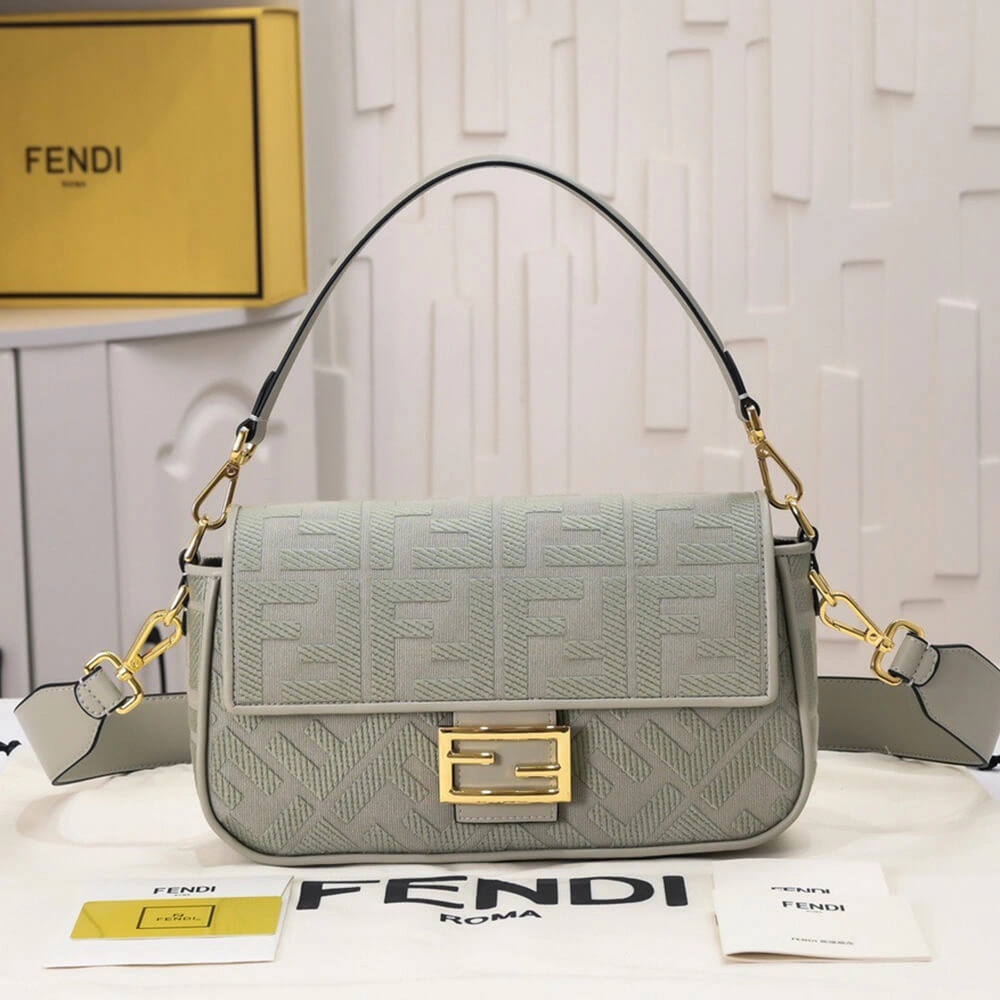 Practical Fendi Baguette 3093