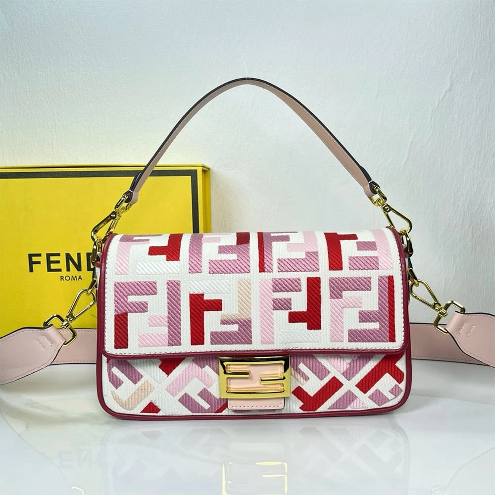 Fendi Baguette Stylish 3089