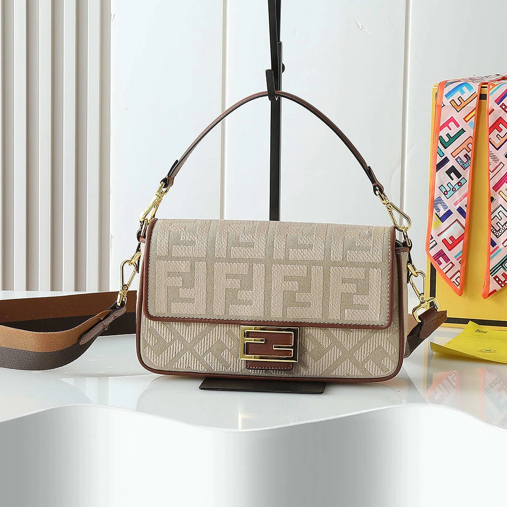 Fendi Baguette Durable 3132