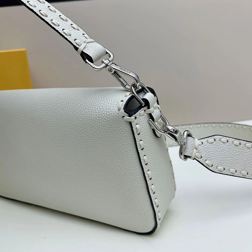 Fendi Baguette Effortless 3058