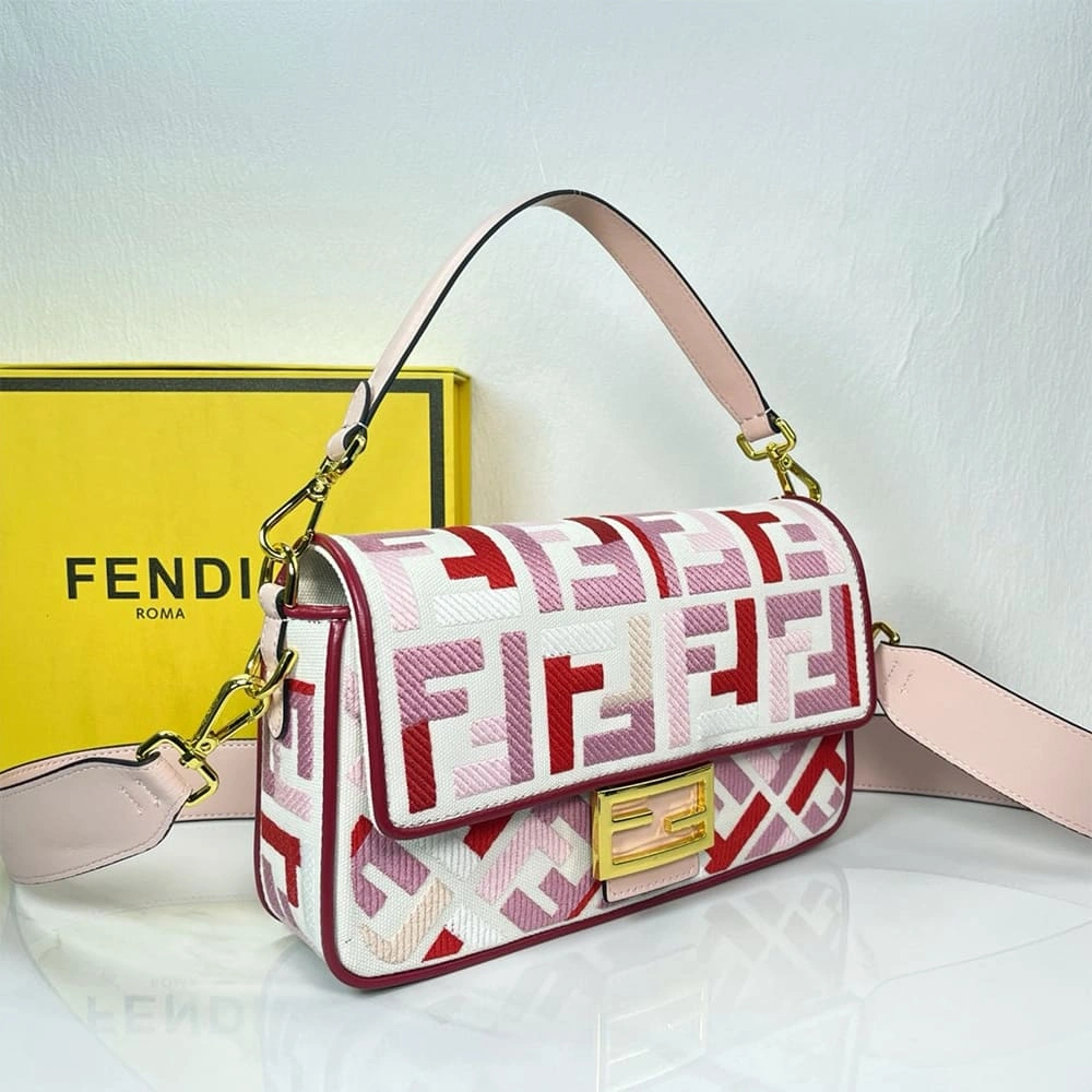 Fendi Baguette Stylish 3089