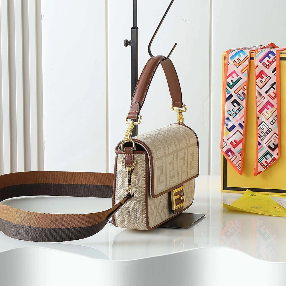 Fendi Baguette Durable 3132