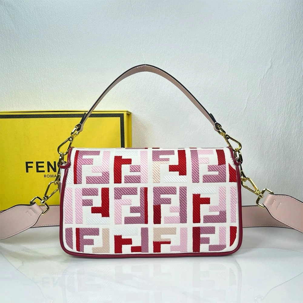 Fendi Baguette Stylish 3089