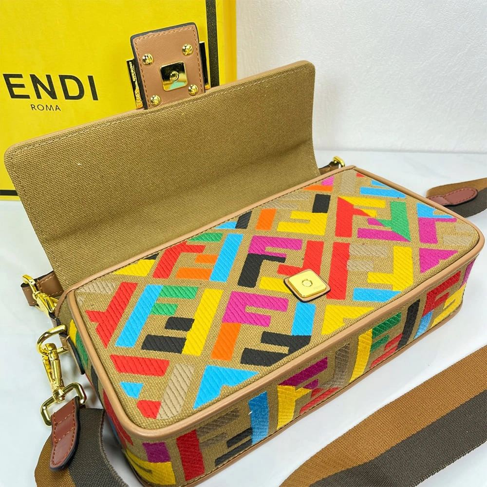 Elegant Fendi Baguette 3061