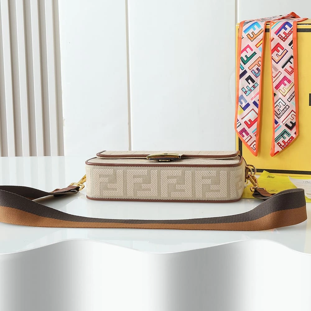 Fendi Baguette Durable 3132