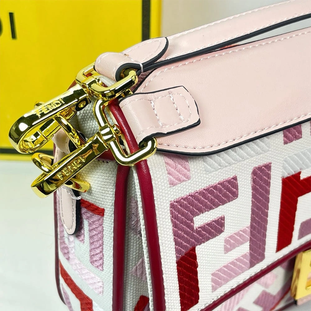 Fendi Baguette Stylish 3089