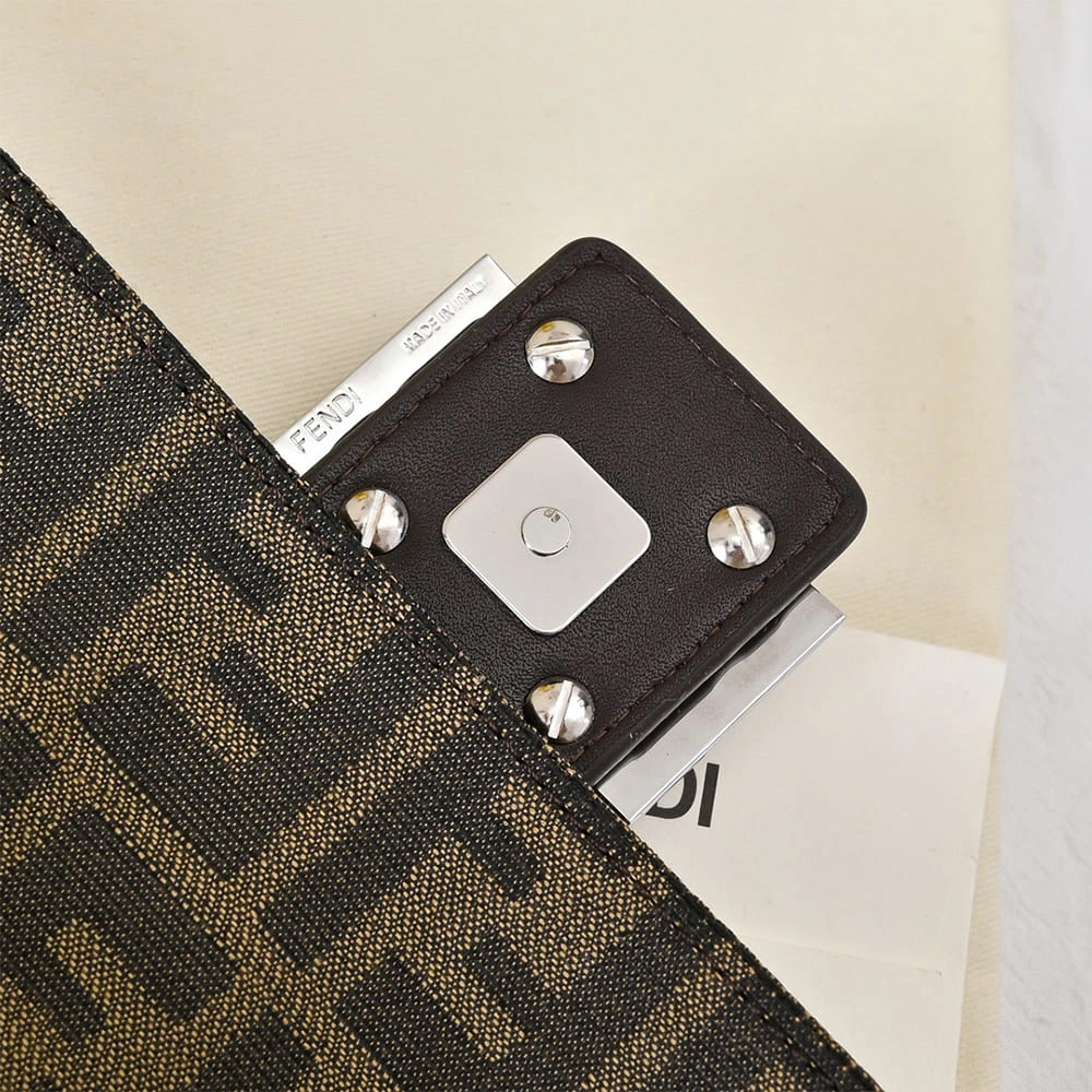 Fendi Baguette Original 3110