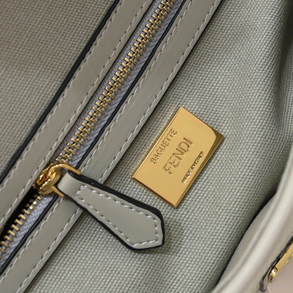 Practical Fendi Baguette 3093