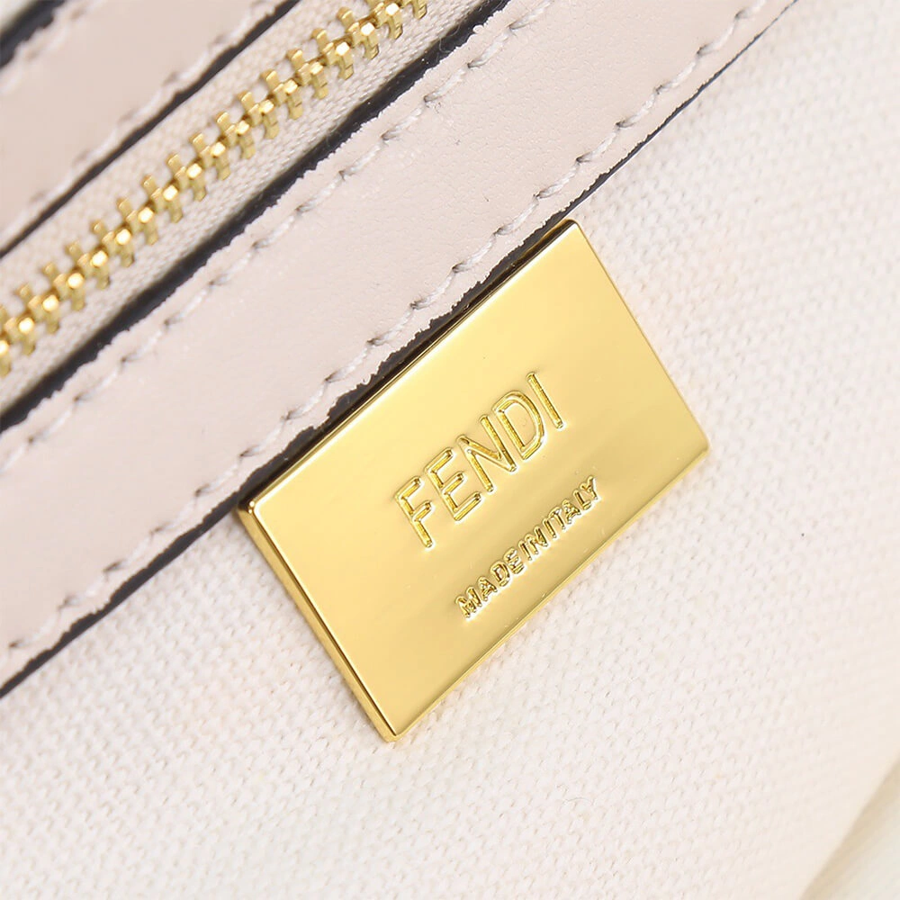 Effortless Fendi Baguette 3076
