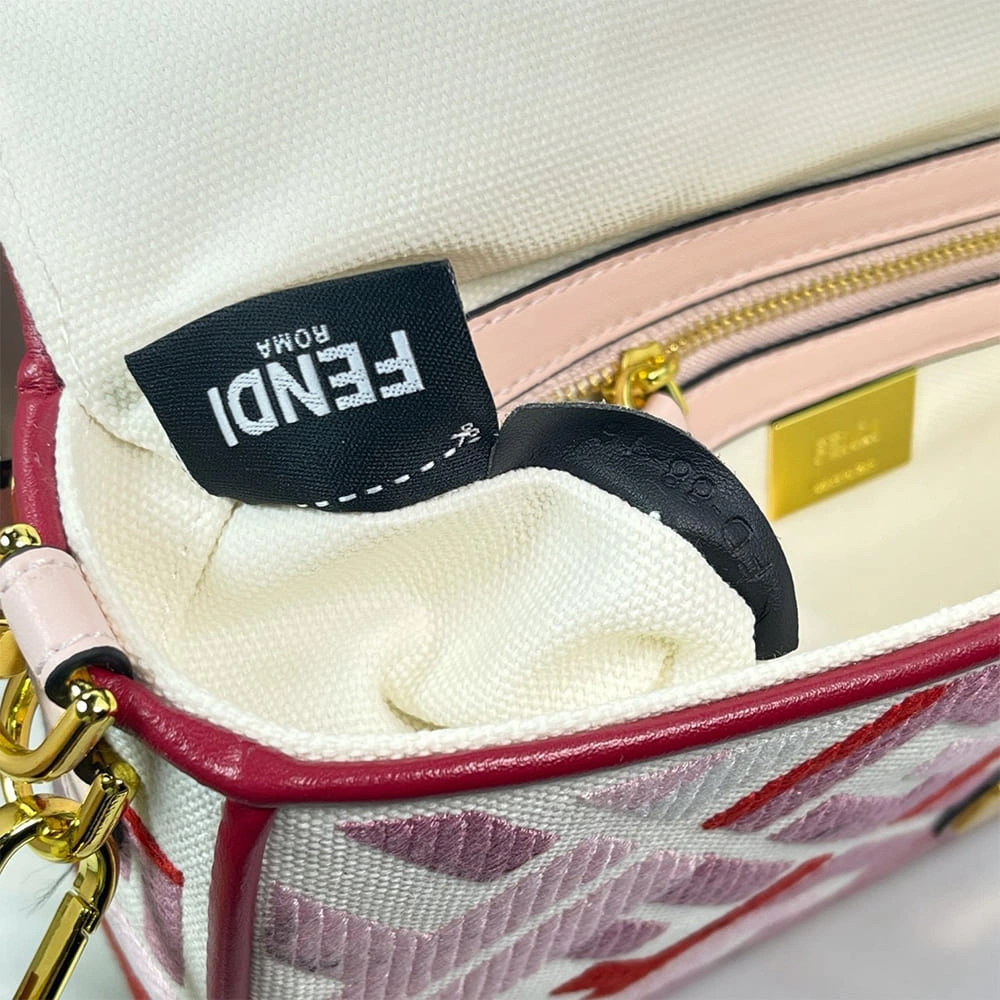 Fendi Baguette Stylish 3089