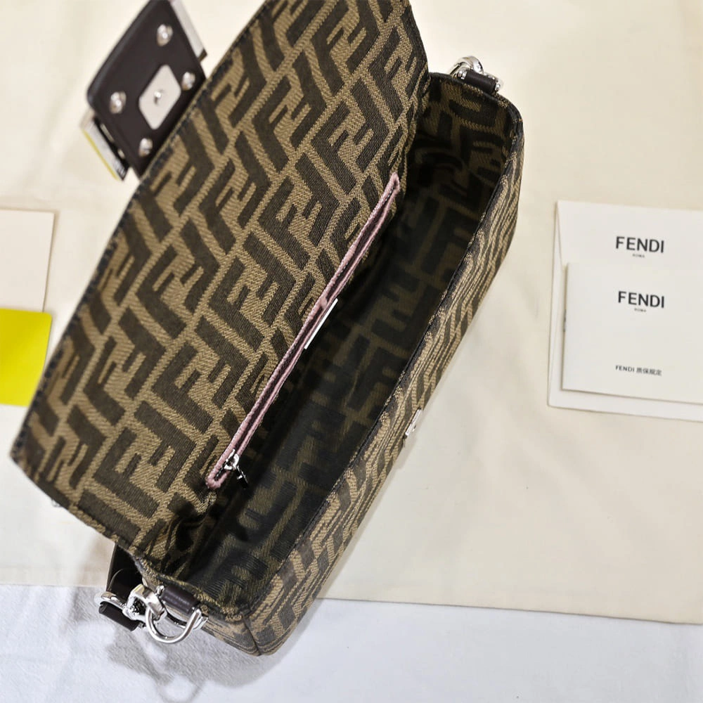 Fendi Baguette Original 3110