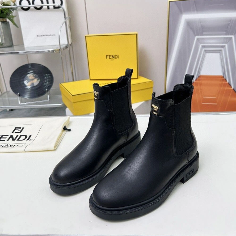 Elegant Fendi Boots 3412