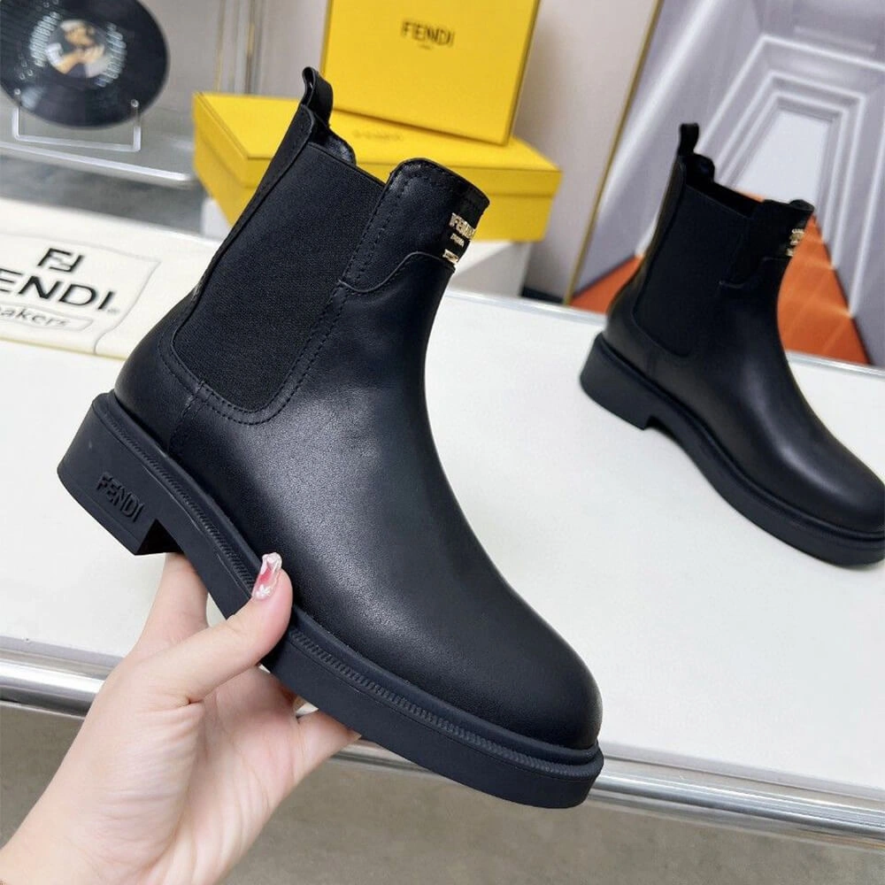 Elegant Fendi Boots 3412