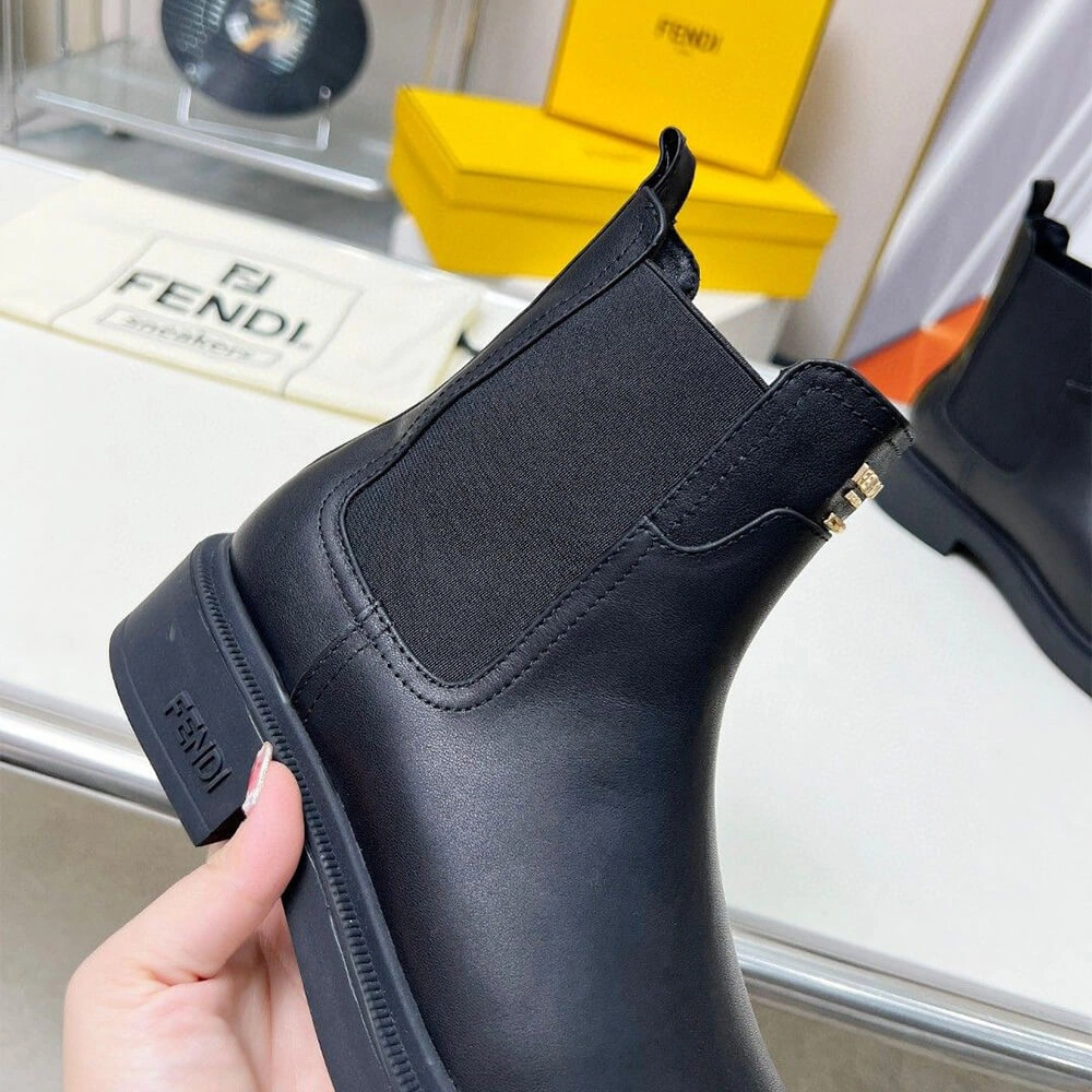Elegant Fendi Boots 3412