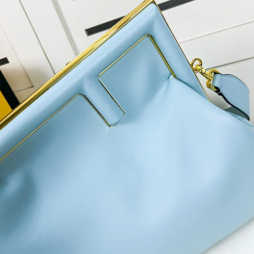 Fendi First Medium Casual 3161