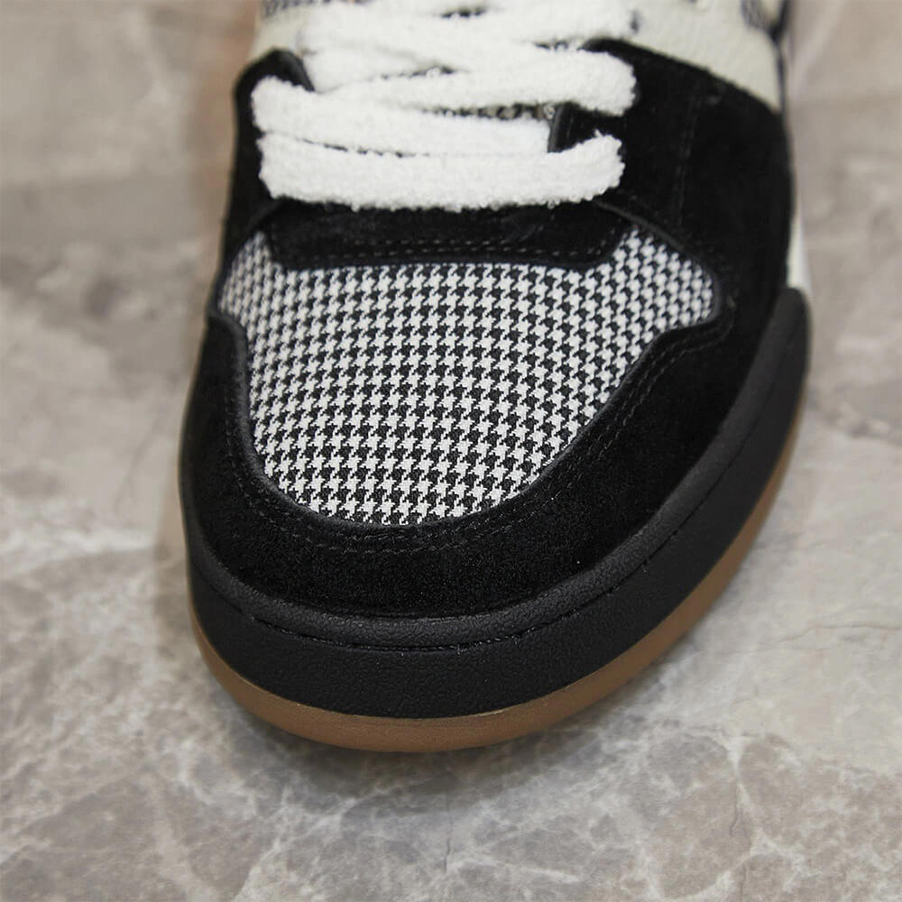 Fendi Match Sneakers Youthful 3424