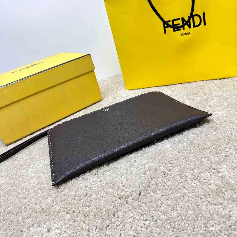 FlexibleFit Fendi Selleria Flat Pouch Medium 3141