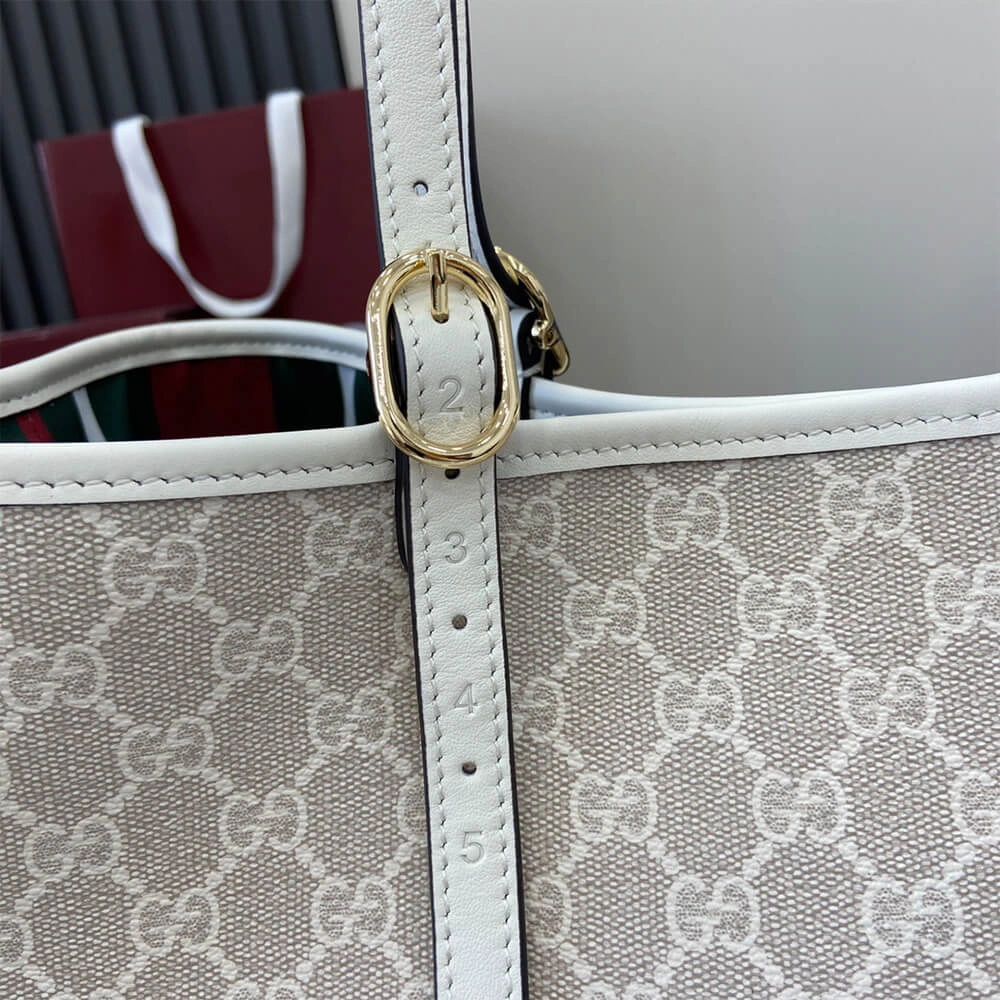 Durable GG Emblem large tote bag 1060